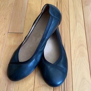 Vionic Black Caroll Flats, size 7